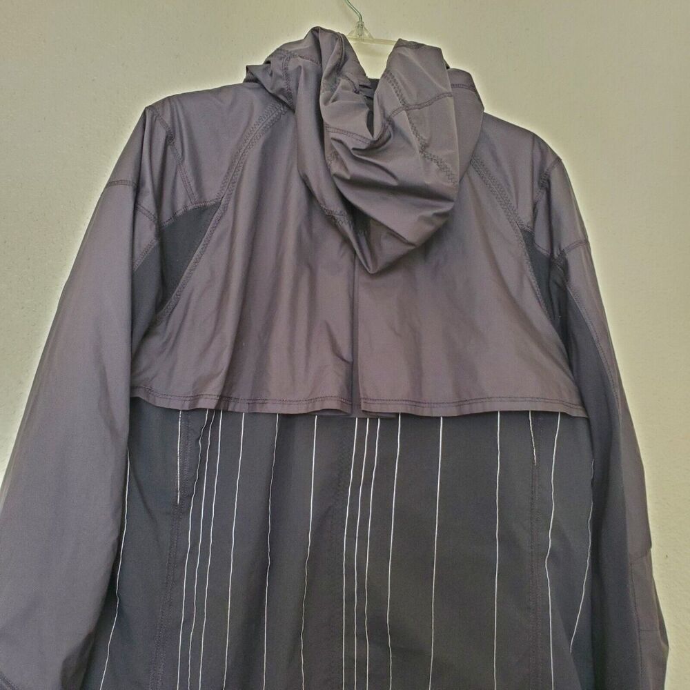 Lululemon Women's Run: Get Up And Glow Jacket Reflective 360 Black Sz 6 Full Zip - Picture 14 of 16